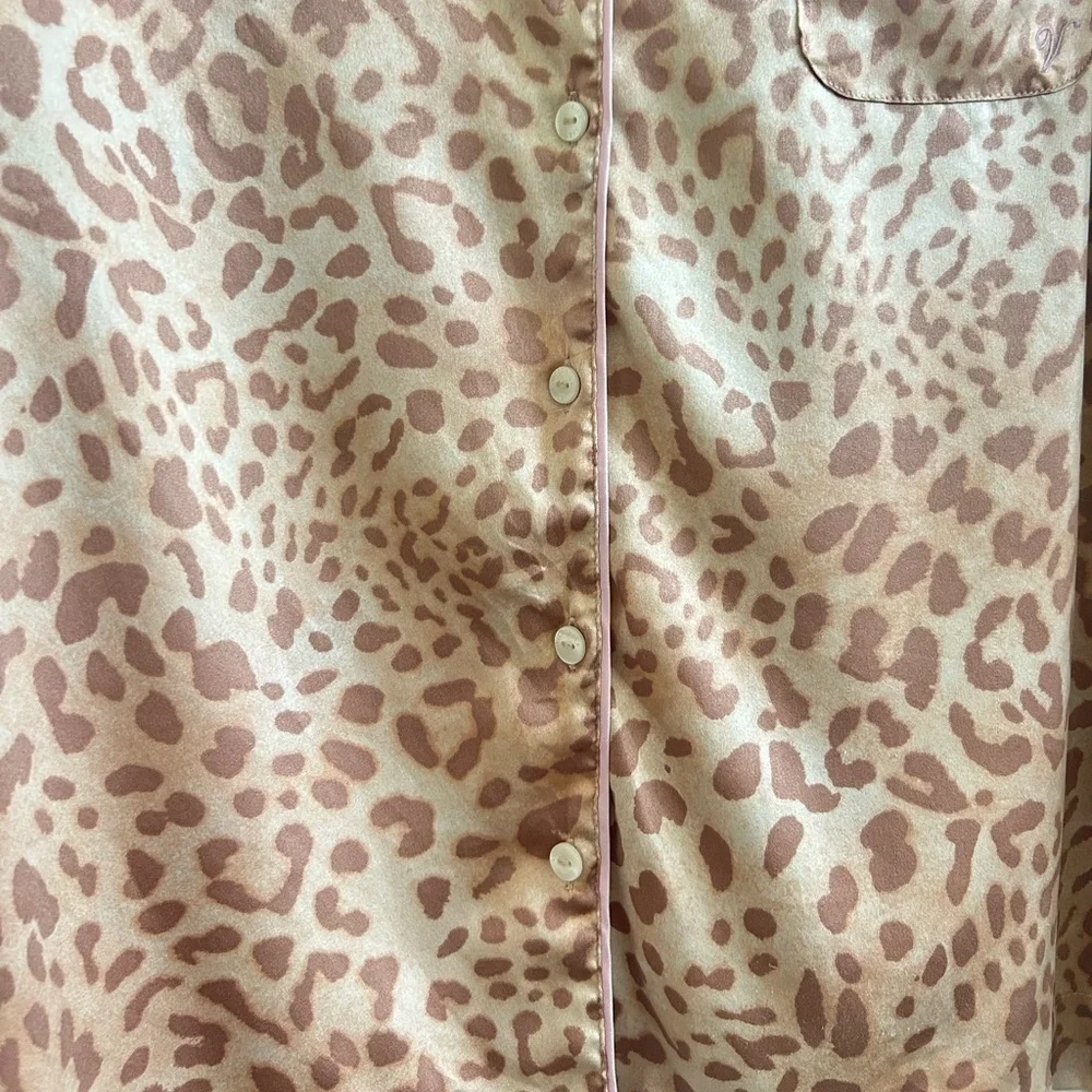 Victoria’s Secret Satin Leopard Print Sleep Shirt - Picture 5 of 8